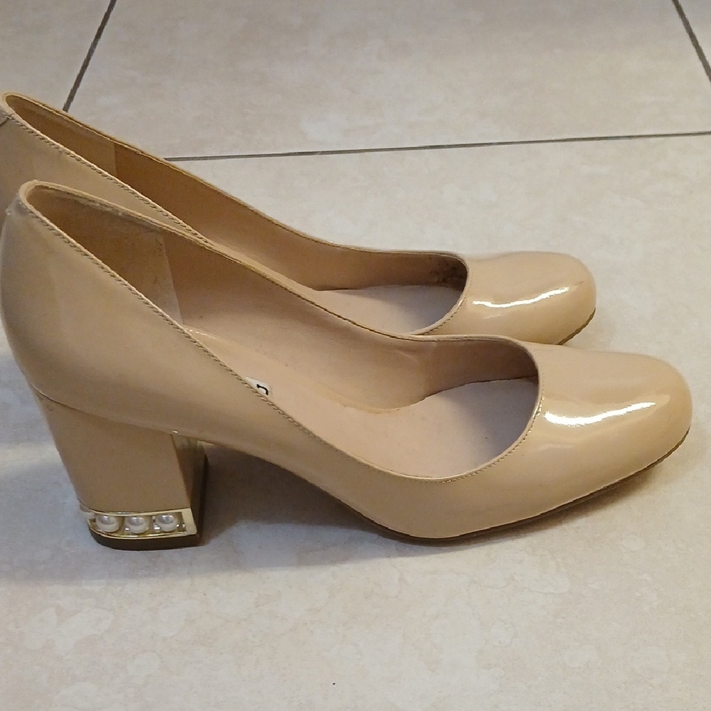 Karl Lagerfeld Cream Patent Leather Heels
